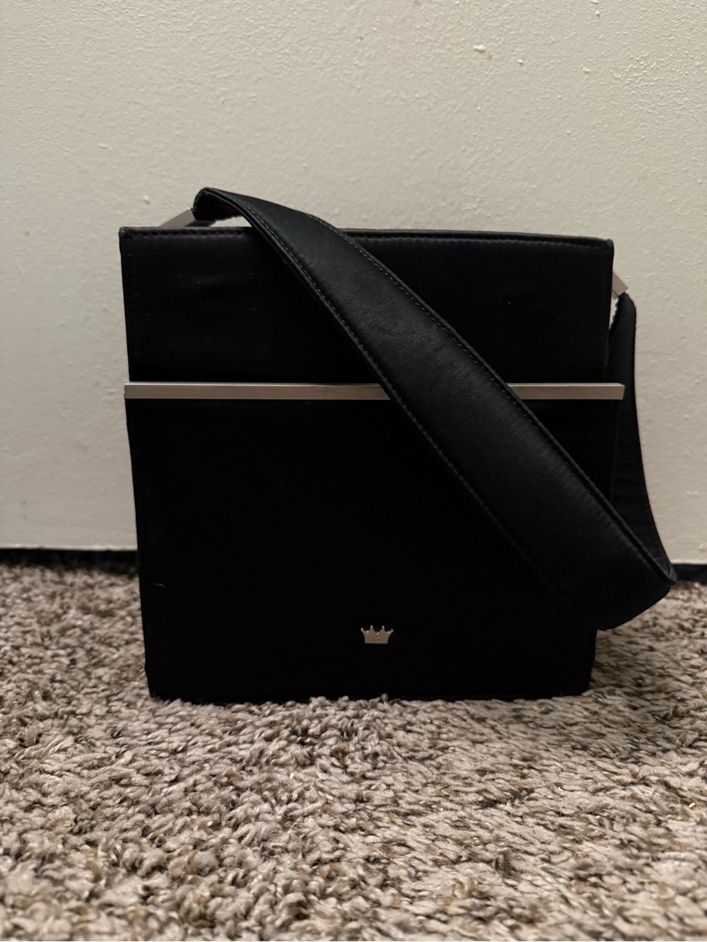 Vintage Elaine Turner Designs Black Structured Shoulder Bag Red Interior Y2K - Picture 2 of 16